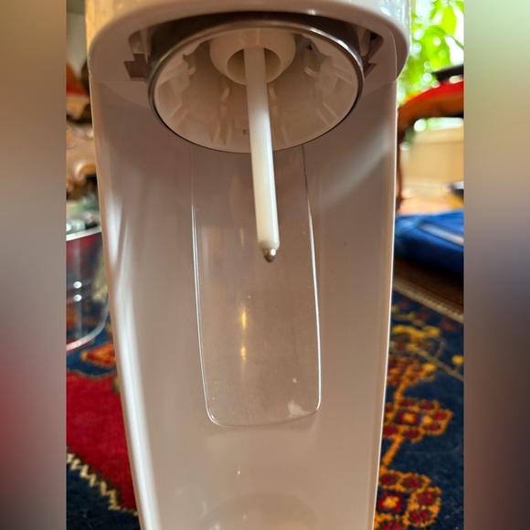 White SodaStream - Picture 3 of 9